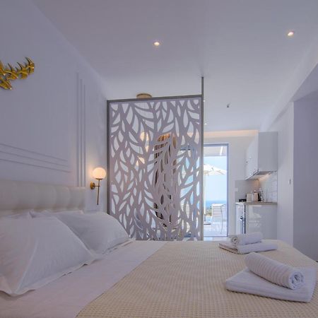 Dionisos Suites Lixouri Eksteriør billede