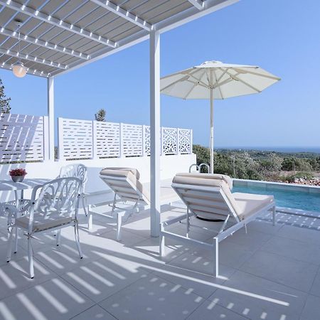 Dionisos Suites Lixouri Eksteriør billede