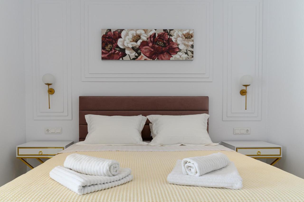 Dionisos Suites Lixouri Eksteriør billede