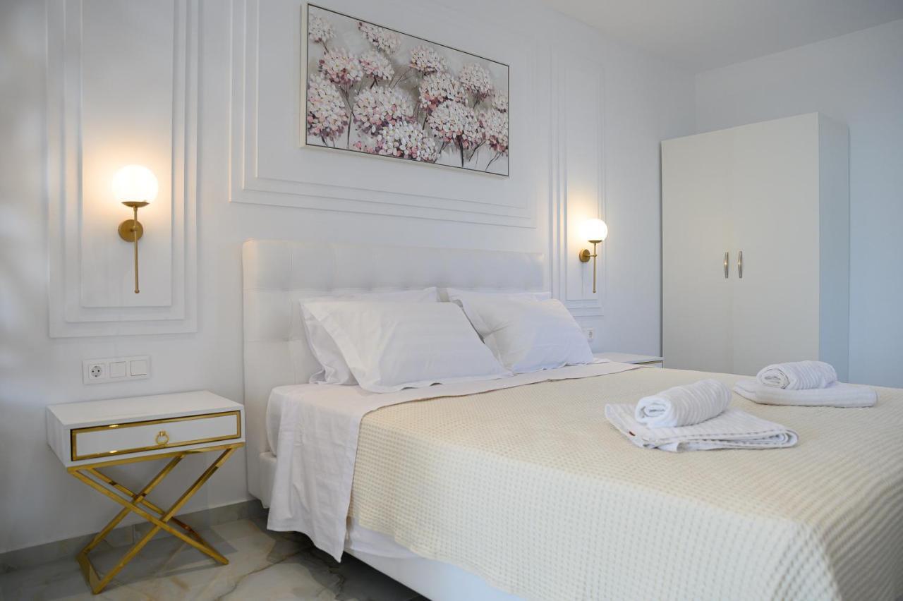 Dionisos Suites Lixouri Eksteriør billede