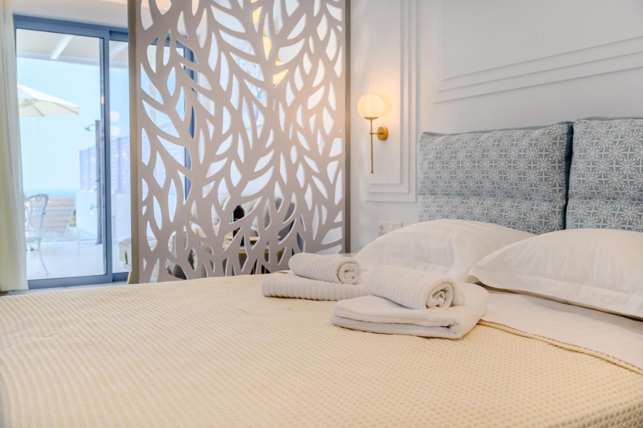 Dionisos Suites Lixouri Eksteriør billede