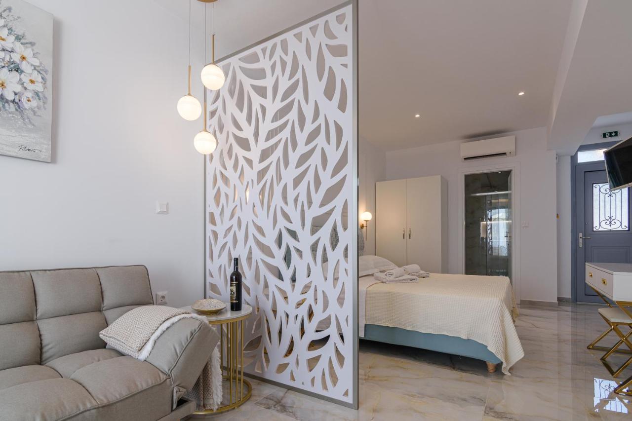 Dionisos Suites Lixouri Eksteriør billede