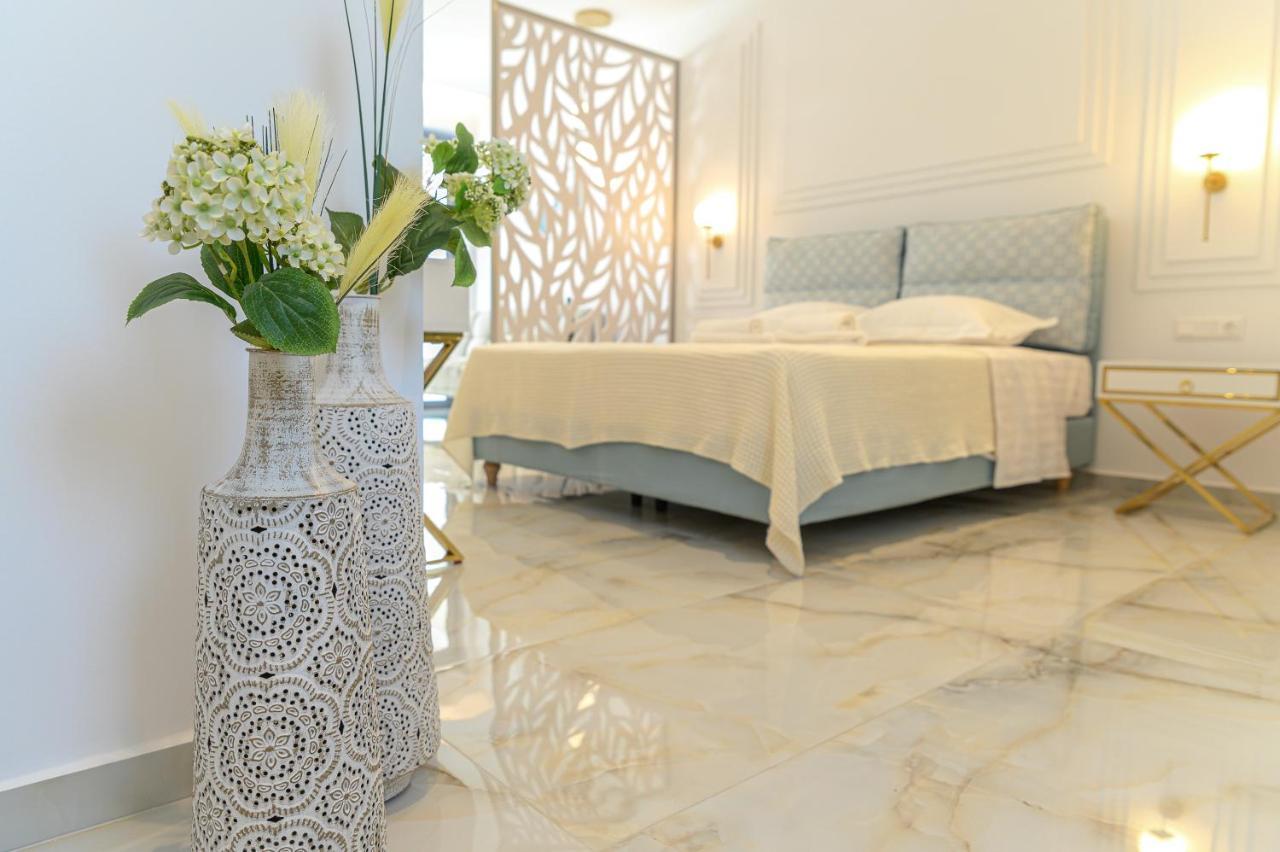 Dionisos Suites Lixouri Eksteriør billede