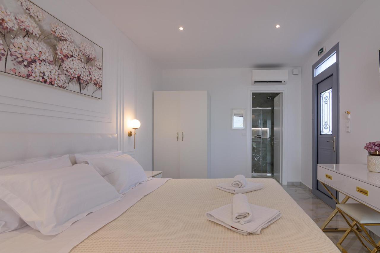 Dionisos Suites Lixouri Eksteriør billede