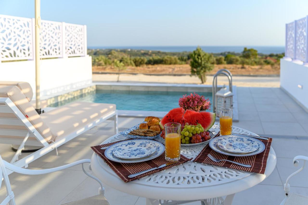 Dionisos Suites Lixouri Eksteriør billede