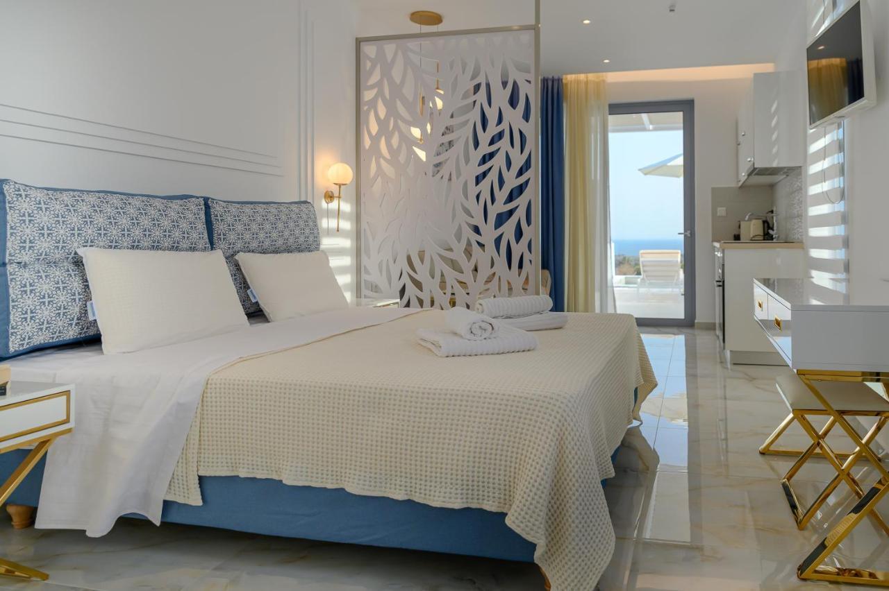 Dionisos Suites Lixouri Eksteriør billede