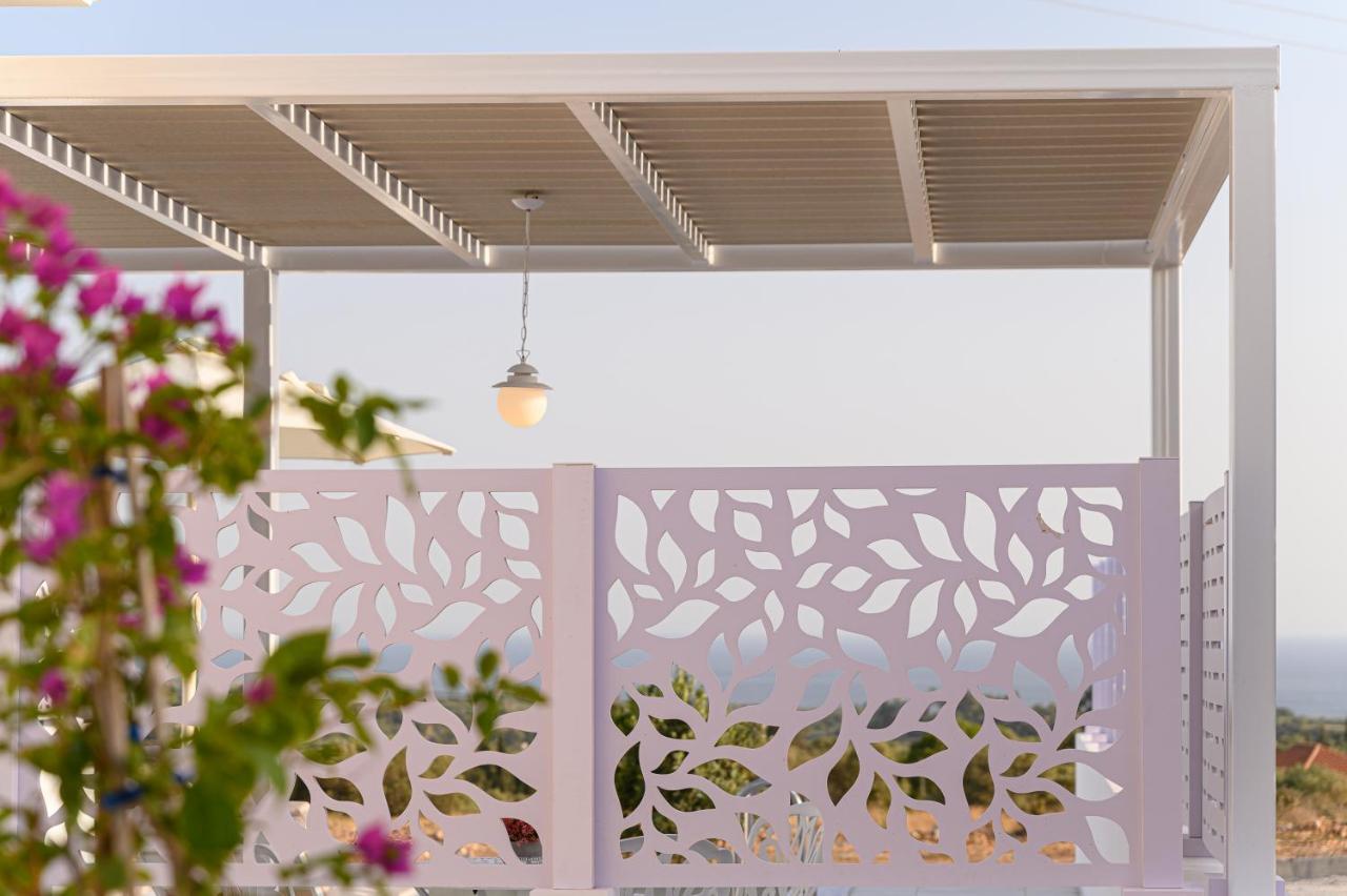 Dionisos Suites Lixouri Eksteriør billede