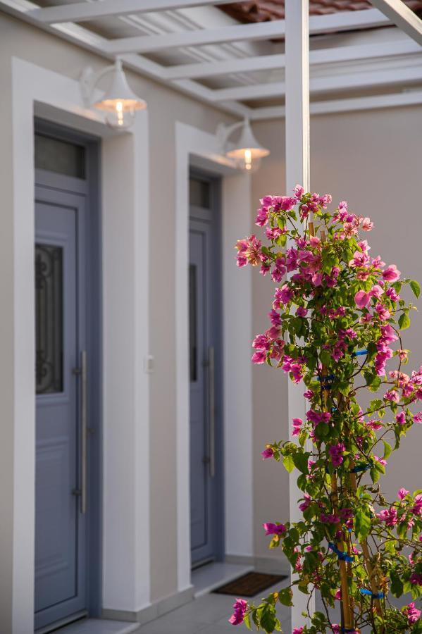 Dionisos Suites Lixouri Eksteriør billede